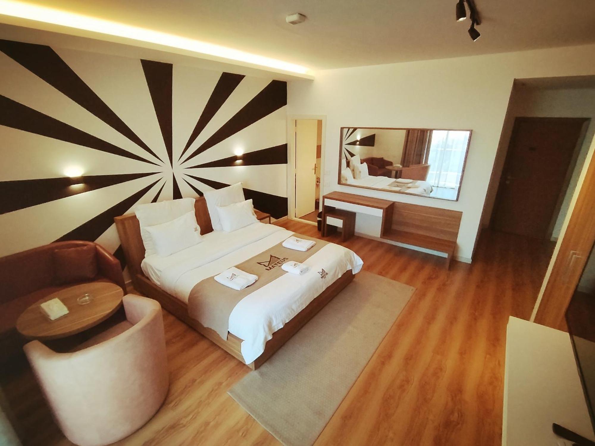 Mateus Hotel & Pool Jounieh Exterior photo