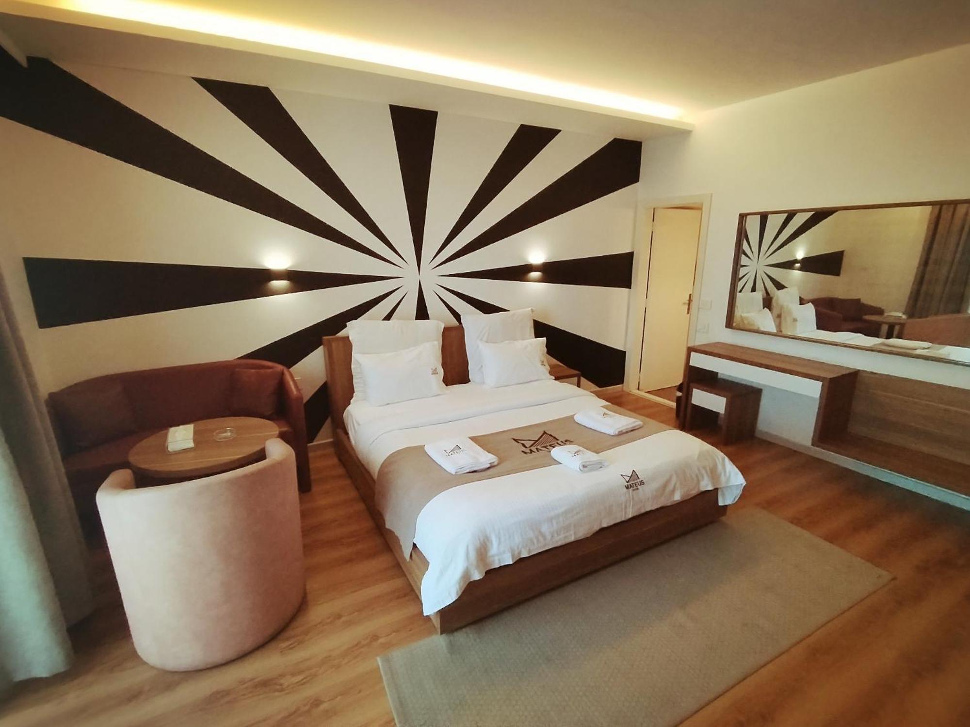 Mateus Hotel & Pool Jounieh Exterior photo