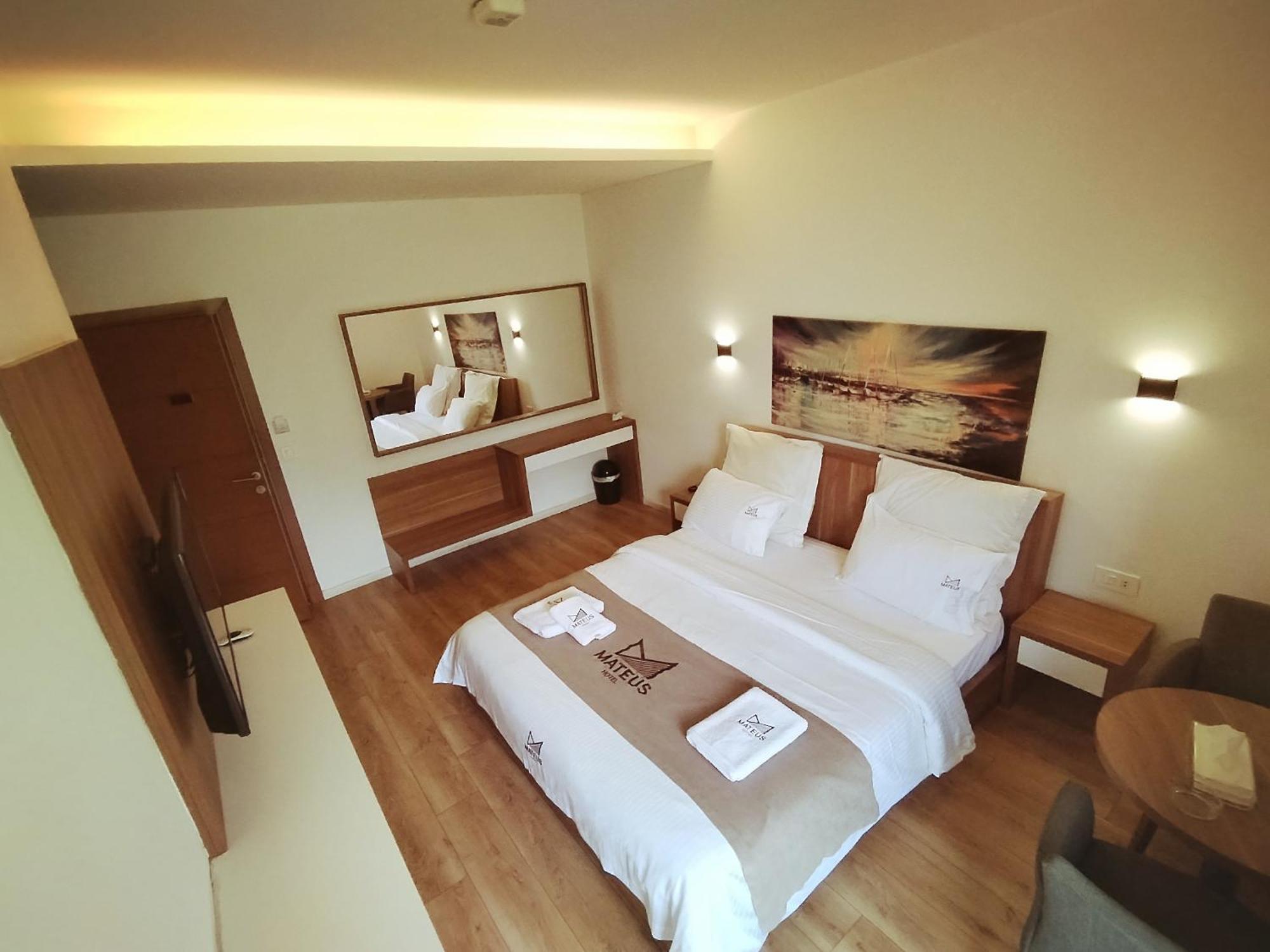 Mateus Hotel & Pool Jounieh Exterior photo
