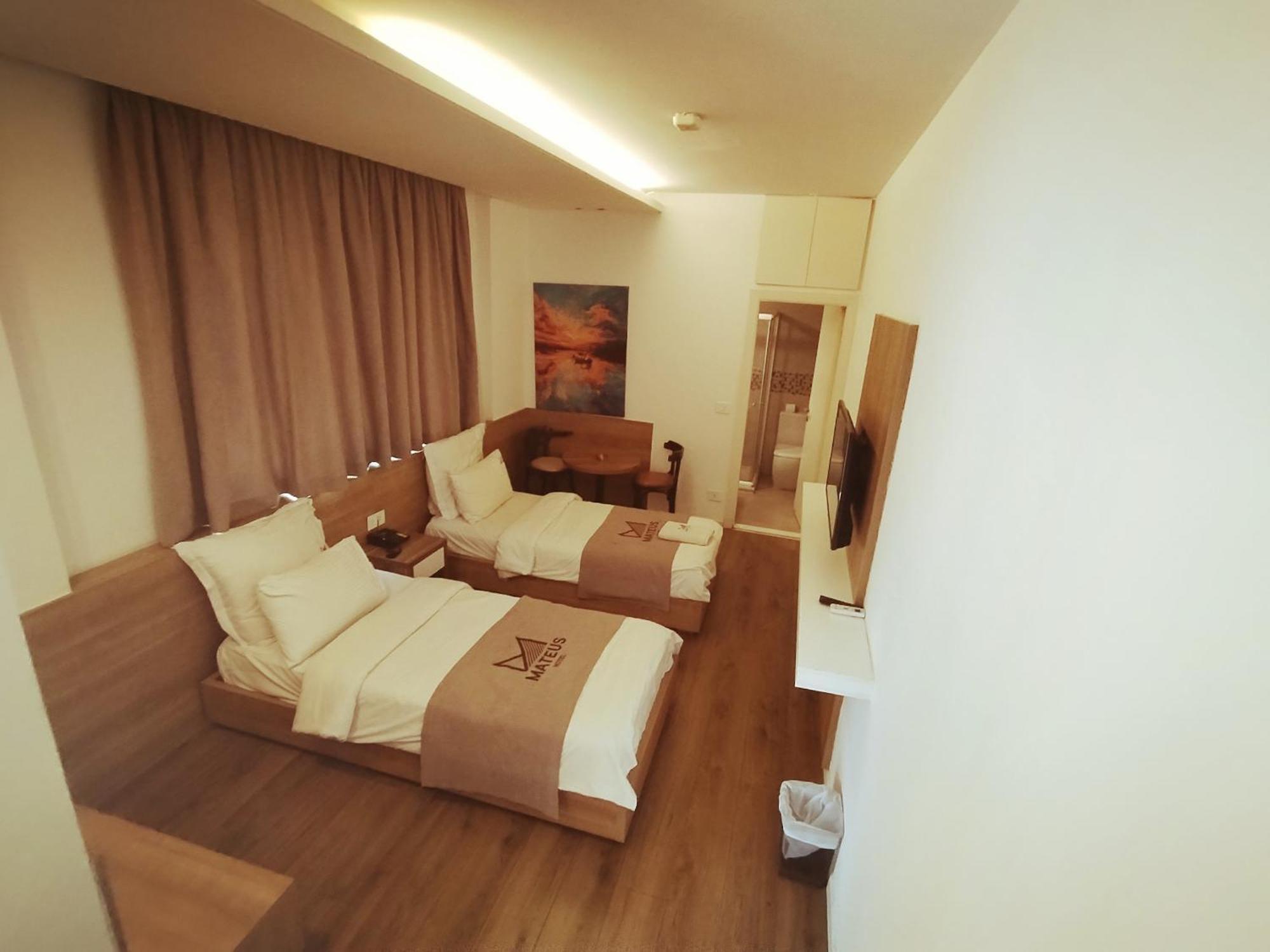 Mateus Hotel & Pool Jounieh Exterior photo