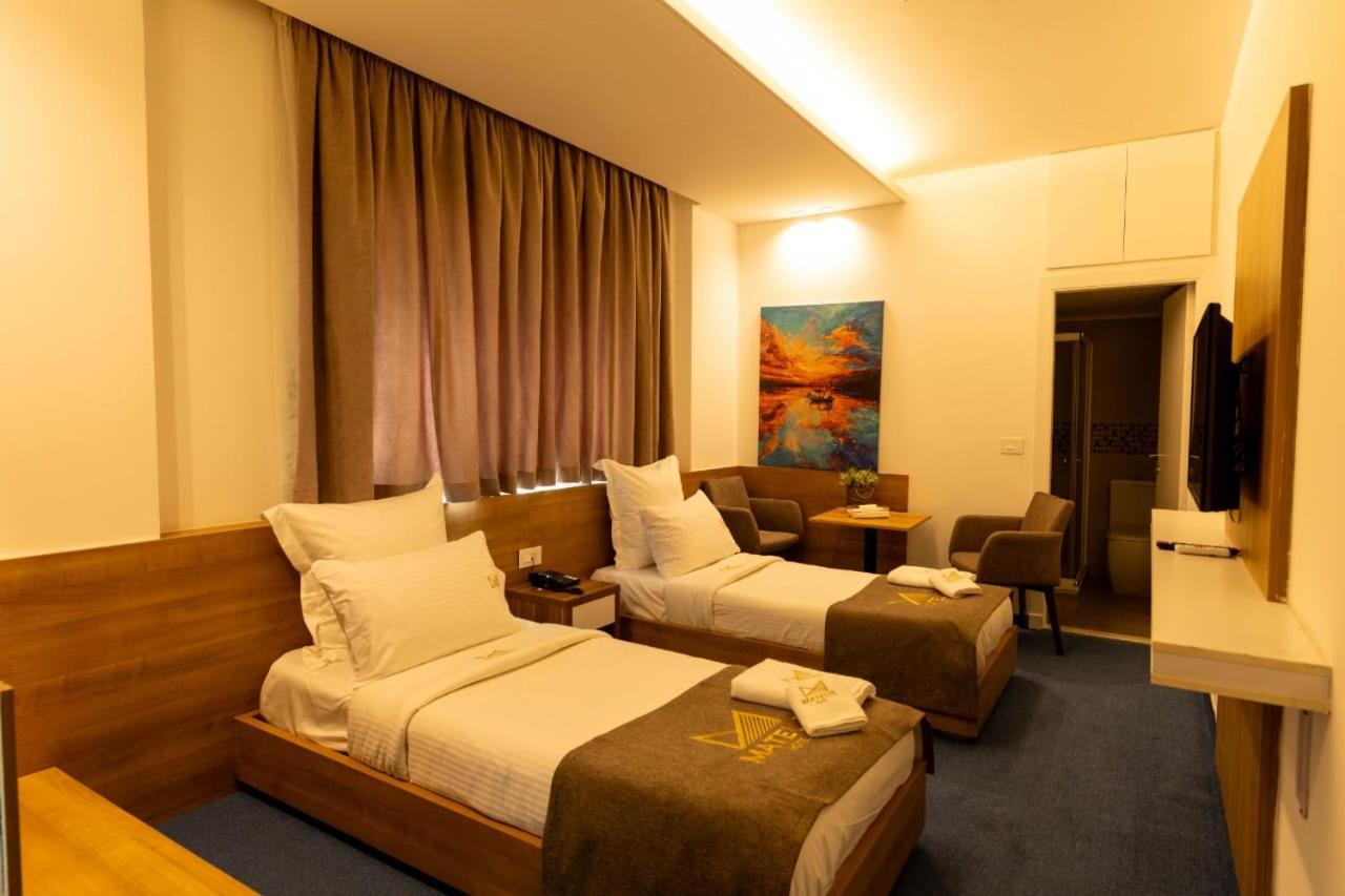 Mateus Hotel & Pool Jounieh Exterior photo